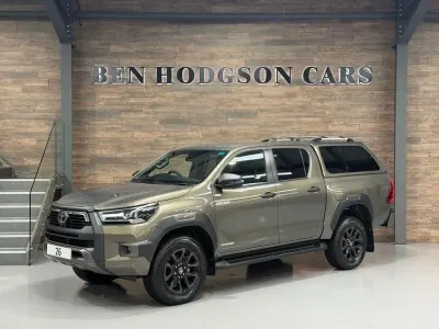 Nowe Toyota HiLux 204 KM (150 kW) 2026 Brązowy Pickup