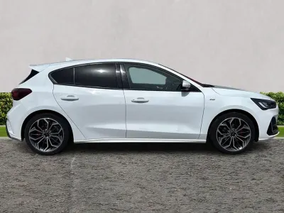 Used Ford Focus ST-Line 2023 White Hatchback