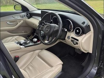 Usado Mercedes C200 Premium Plus 184 HP (135 kW) 2015 Cinzento Sedan