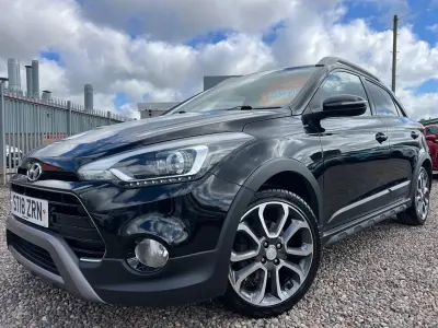 Begagnad Hyundai i20 Active 2018 Svart Halvkombi