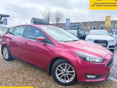 Used Ford Focus Zetec 115 HP (84 kW) 2015 Red Hatchback