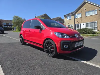 Used VW up! high up! 90 HP (66 kW) 2019 Red Hatchback