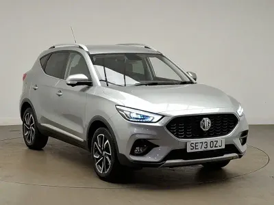 Używany MG ZS Exclusive 111 KM (81 kW) 2023 Srebrny SUV