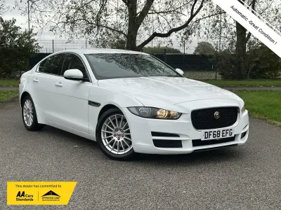 Used Jaguar XE SE 163 HP (119 kW) 2018 White Sedan