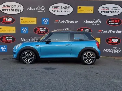 Używany Mini Cooper Hatch 136 KM (100 kW) 2018 Niebieski Hatchback