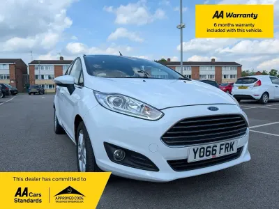 Używany Ford Fiesta Zetec 100 KM (73 kW) 2017 Biały Hatchback