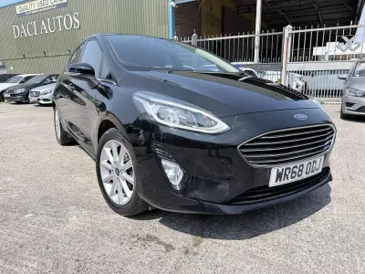 Used Ford Fiesta Titanium 100 HP (73 kW) 2018 Black Hatchback