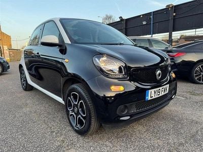 Used Smart ForFour Prime 71 HP (52 kW) 2019 White Hatchback