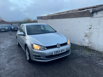 Second-hand VW Golf VII Match 105 CP (77 kW) 2015 Argintiu Hatchback