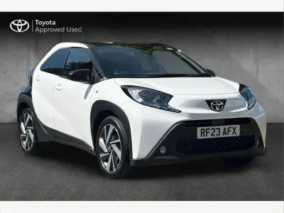 Used Toyota Aygo X 71 HP (52 kW) 2023 Pure white with black SUV