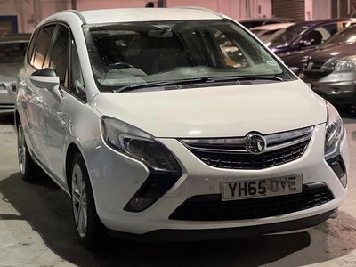 Used Vauxhall Zafira Tourer SRi 136 HP (100 kW) 2015 White MPV