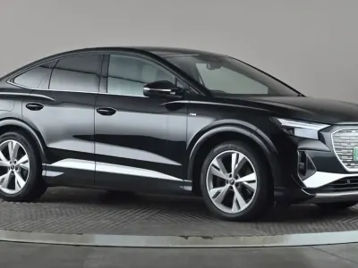 Second-hand Audi Q4 e-tron S-Line 150 kW (204 CP) 2023 Negru SUV