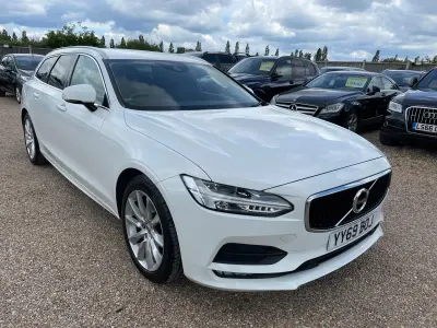 Usado Volvo V90 Momentum 190 CV (139 kW) 2019 Blanco Familiar