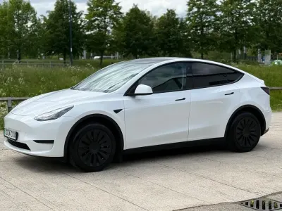 Begagnad Tesla Model Y RWD 250 kW (340 HK) 2024 SUV