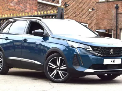 Second-hand Peugeot 5008 Premium 130 CP (95 kW) 2022 Albastru SUV