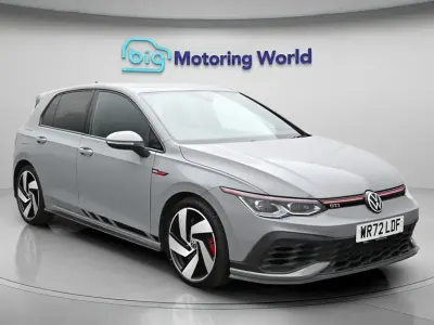 Usado VW Golf VIII GTI Clubsport 300 CV (220 kW) 2022 Gris Utilitario
