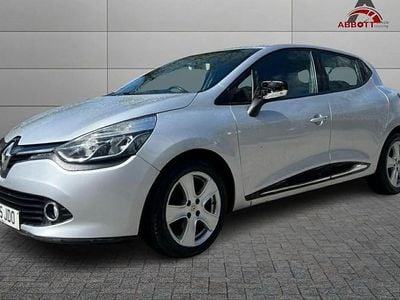 Begagnad Renault Clio IV Dynamique 90 HK (66 kW) 2015 Silver Halvkombi