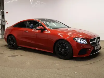 Usado Mercedes E300 AMG Line Premium 245 HP (180 kW) 2018 Vermelho Coupé