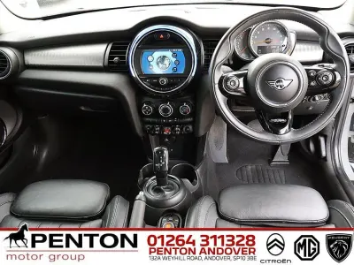 Usado Mini Cooper Exclusive 136 HP (100 kW) 2020 Cinzento Citadino