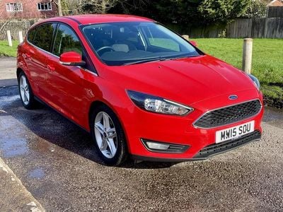 Used Ford Focus Zetec 125 HP (91 kW) 2015 Red Hatchback