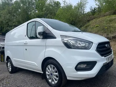 Usado Ford Transit Custom Limited 130 HP (95 kW) 2021 Branco Van