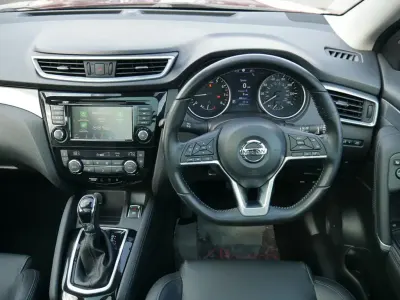 Used Nissan Qashqai S 160 HP (117 kW) 2018 Red SUV