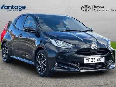 Used Toyota Yaris Design 113 HP (83 kW) 2023 Black Hatchback