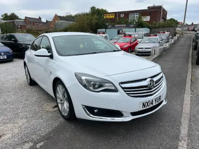 Used Vauxhall Insignia SRi 2014 White Hatchback