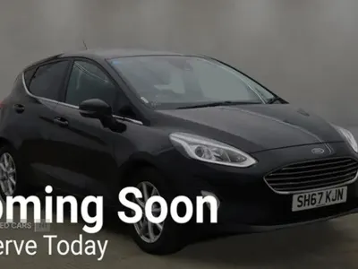 Usado Ford Fiesta Zetec 70 HP (51 kW) 2017 Preto Citadino