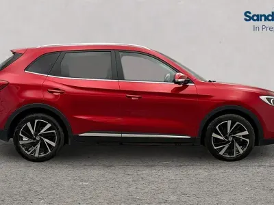 Używany MG ZS Trophy 2024 Czerwony SUV