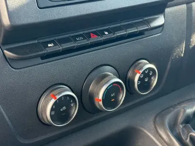Używany Nissan NV400 Tekna 150 KM (110 kW) 2020 Biały Van