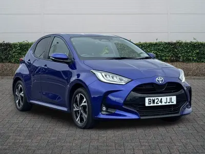 Used Toyota Yaris Design 116 HP (85 kW) 2024 Blue Hatchback