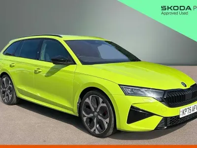 Used Skoda Octavia vRS 265 HP (194 kW) 2025 Mamba green Estate