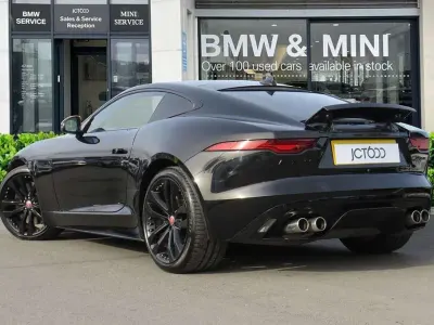 Usado Jaguar F-Type R-Dynamic 444 HP (326 kW) 2022 Preto Coupé