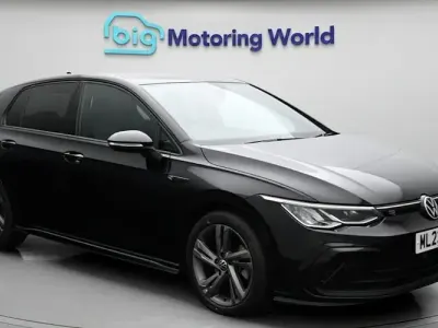 Używany VW Golf VIII R-line 150 KM (110 kW) 2023 Czarny Hatchback