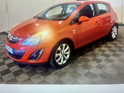 Used Vauxhall Corsa Excite 85 HP (62 kW) 2014 Red Hatchback
