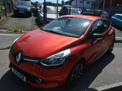 Used Renault Clio Dynamique 75 HP (55 kW) 2015 Red Hatchback