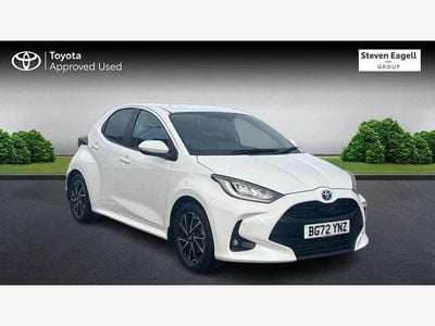 Used Toyota Yaris Hybrid Design 2022 White Hatchback