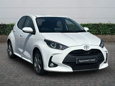 Used Toyota Yaris 116 HP (85 kW) 2024 White Hatchback