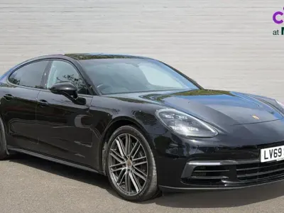 Usado Porsche Panamera 330 HP (242 kW) 2019 Preto Citadino