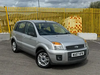 Used Ford Fusion Zetec 68 HP (50 kW) 2007 Silver Hatchback