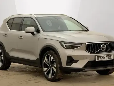 Begagnad Volvo XC40 Ultra 2025 Silver SUV