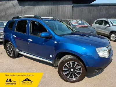 Begagnad Dacia Duster Lauréate 110 HK (80 kW) 2014 Blå SUV