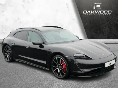 Usado Porsche Taycan Performance Package 11 kW (15 HP) 2022 Preto Carrinha