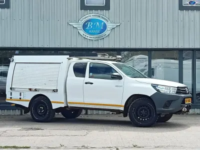 Used Toyota HiLux Active 150 HP (110 kW) 2018 White Pickup