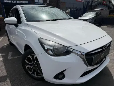 Used Mazda 2 Inclusive 90 HP (66 kW) 2016 White Hatchback