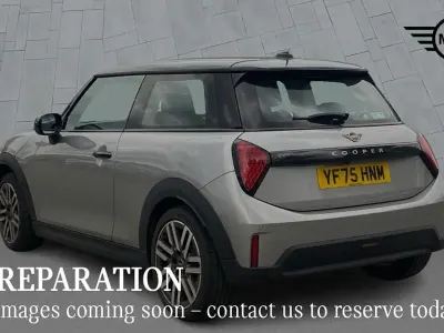 Usado Mini Cooper Hatch 113 kW (154 HP) 2025 Prateado Citadino