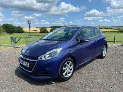 Used Peugeot 208 Active 68 HP (50 kW) 2016 Blue Hatchback