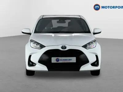Second-hand Toyota Yaris Hybrid Design 2022 Alb Hatchback