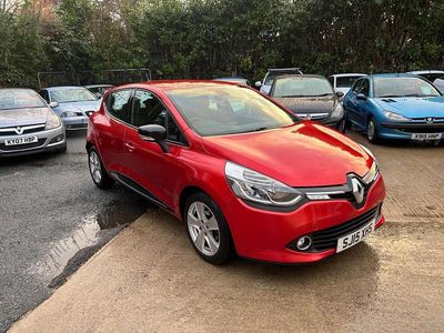 Used Renault Clio IV Dynamique 75 HP (55 kW) 2015 Red Hatchback